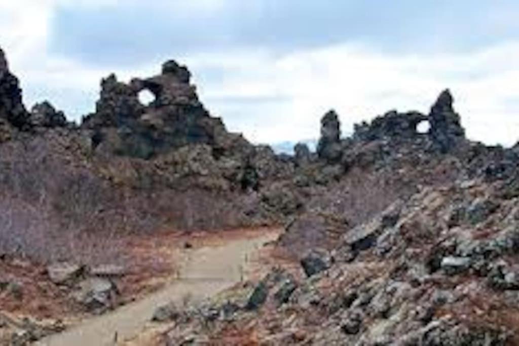 Cabin In The Lava. Near Husavik Skogar  Exterior foto